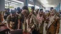 Berdasarkan informasi yang diperoleh, mogoknya armada speedboat tersebut untuk meminta penyesuaian tarif penyeberangan karena harus beralih menggunakan bahan bakar bensin dari sebelumnya minyak tanah.