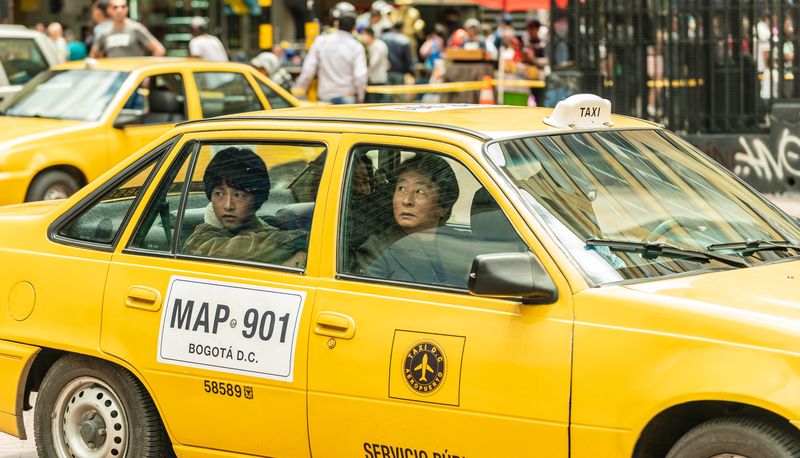 Penampilan Song Joong Ki dalam film Bogota: City Of The Lost. Tayang di bioskop 31 Desember 2024.