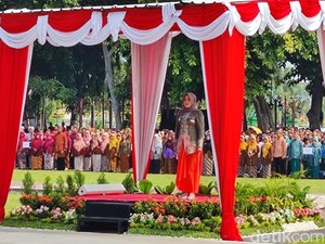 Pemkab Klaten Gelar Upacara HGN, Bupati: Guru Harus Ikuti Zaman