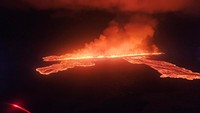 Letusan di semenanjung Reykjanes, yang dikenal sebagai letusan celah, tidak secara langsung memengaruhi ibu kota dan tidak menyebabkan penyebaran abu yang signifikan ke stratosfer, sehingga tidak mengganggu lalu lintas udara. 