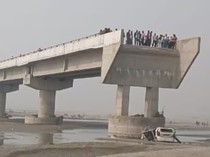 Mobil Terjun Bebas dari Jembatan gegara Google Maps, 3 Orang Tewas