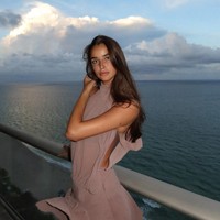 Kabar kedekatan mereka tercium setelah mereka kedapatan bersama di tempat wisata, klub hingga pasar Natal. Sumber mengatakan jika mereka terlihat mesra. Foto: Instagram @estellebke