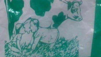 Cara menikmati susu sapi... Foto: Demilked