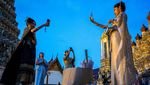 Gemerlap Malam Kuil Wat Arun yang Memikat di Bangkok