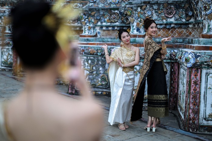 Rebutan Spot Foto di Tempat Paling Ikonik Thailand, Turis-turis Diusir