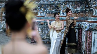 Rebutan Spot Foto di Tempat Paling Ikonik Thailand, Turis-turis Diusir