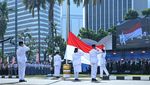 Saat Mendikdasmen Nyanyi Laskar Pelangi di Hari Guru Nasional 2024