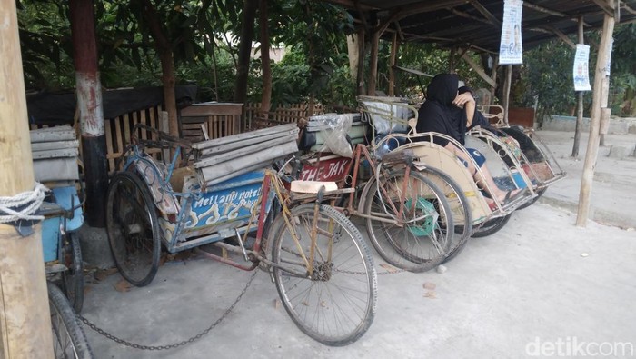 Juragan Becak di Cirebon.