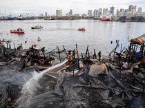 Kebakaran Hebat Hancurkan Kawasan Kumuh di Manila