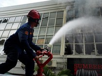 Toko Sepeda di Makassar Terbakar
