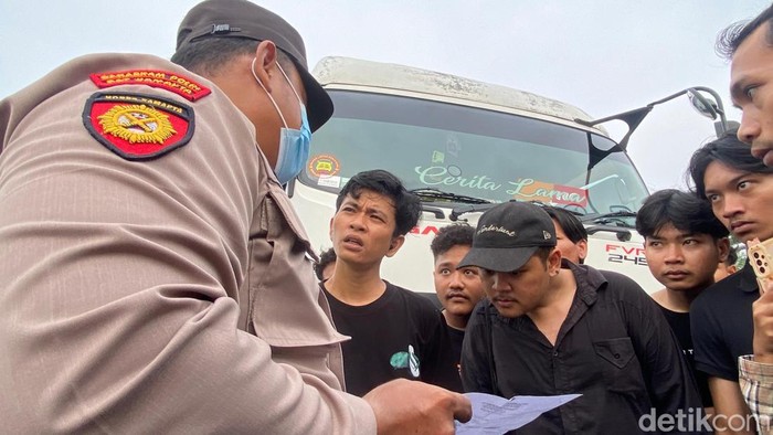 Suasana aksi yang digelar mahasiswa Universitas Islam Negeri Walisongo Semarang, Senin (25/11/2024).