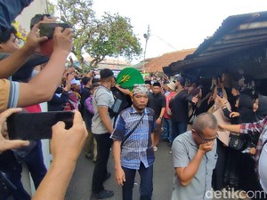 Jabar Hari Ini: Cawabup Ciamis Yana D Putra Tutup Usia