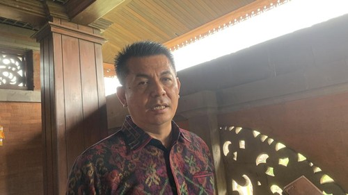 Ketua DPRD Bali Dewa Made Mahayadnya alias Dewa Jack saat ditemui di kantornya, Senin (25/11/2024). (Rizki Setyo/detikBali)