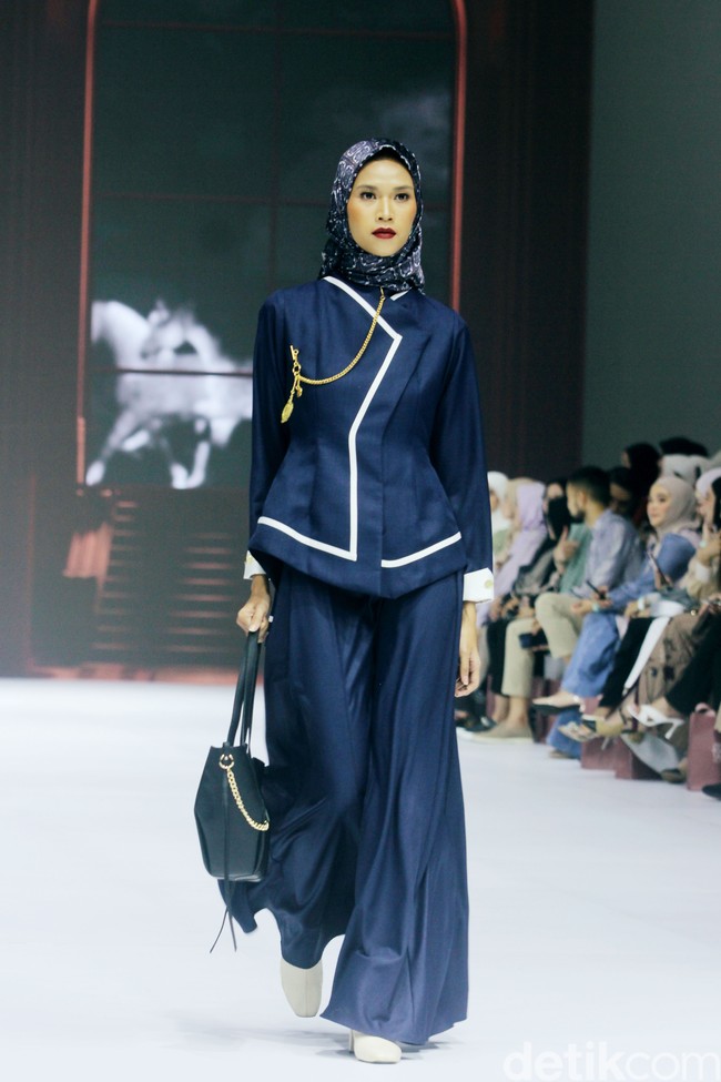 Inilah koleksi terbaru brand Zaskia Zungkar Signature, di ajang Jakarta Fashion Week 2025, bertempat di City Hall, Pondok Indah mall 3, Jakarta Selatan, Jumat [25/10/2024]. Foto: Mohammad Abduh/detikcom.