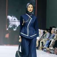 Inilah koleksi terbaru brand Zaskia Zungkar Signature, di ajang Jakarta Fashion Week 2025, bertempat di City Hall, Pondok Indah mall 3, Jakarta Selatan, Jumat [25/10/2024]. Foto: Mohammad Abduh/detikcom.