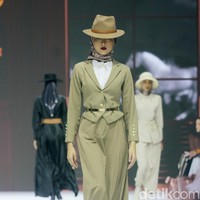 Inilah koleksi terbaru brand Zaskia Zungkar Signature, di ajang Jakarta Fashion Week 2025, bertempat di City Hall, Pondok Indah mall 3, Jakarta Selatan, Jumat [25/10/2024]. Foto: Mohammad Abduh/detikcom.