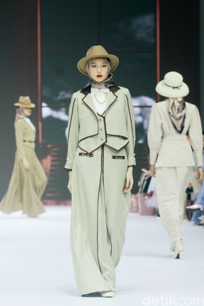 Inilah koleksi terbaru brand Zaskia Zungkar Signature, di ajang Jakarta Fashion Week 2025, bertempat di City Hall, Pondok Indah mall 3, Jakarta Selatan, Jumat [25/10/2024]. Foto: Mohammad Abduh/detikcom.