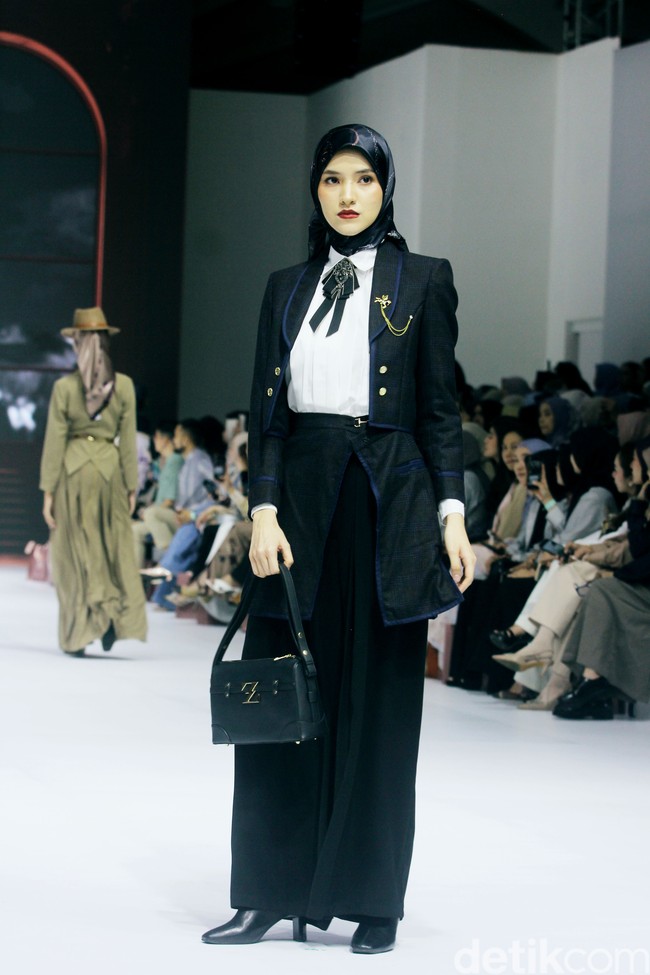 Inilah koleksi terbaru brand Zaskia Zungkar Signature, di ajang Jakarta Fashion Week 2025, bertempat di City Hall, Pondok Indah mall 3, Jakarta Selatan, Jumat [25/10/2024]. Foto: Mohammad Abduh/detikcom.
