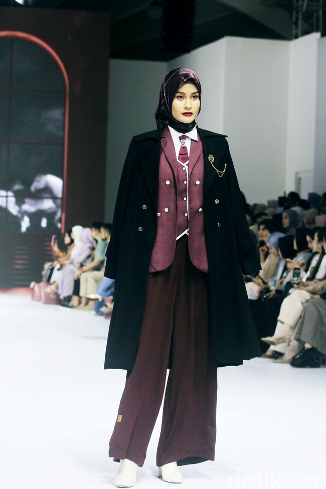Inilah koleksi terbaru brand Zaskia Zungkar Signature, di ajang Jakarta Fashion Week 2025, bertempat di City Hall, Pondok Indah mall 3, Jakarta Selatan, Jumat [25/10/2024]. Foto: Mohammad Abduh/detikcom.