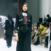 Inilah koleksi terbaru brand Zaskia Zungkar Signature, di ajang Jakarta Fashion Week 2025, bertempat di City Hall, Pondok Indah mall 3, Jakarta Selatan, Jumat [25/10/2024]. Foto: Mohammad Abduh/detikcom.
