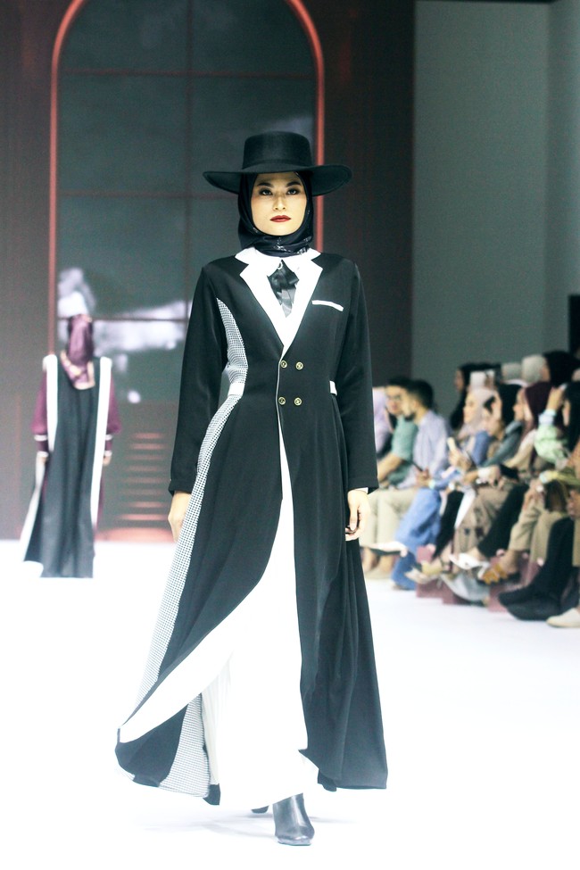 Inilah koleksi terbaru brand Zaskia Zungkar Signature, di ajang Jakarta Fashion Week 2025, bertempat di City Hall, Pondok Indah mall 3, Jakarta Selatan, Jumat [25/10/2024]. Foto: Mohammad Abduh/detikcom.