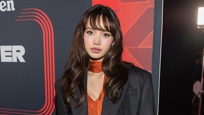 7 Gaya Lisa BLACKPINK Hadiri F1 Grand Prix Las Vegas, Pamer Mobil Ferrari