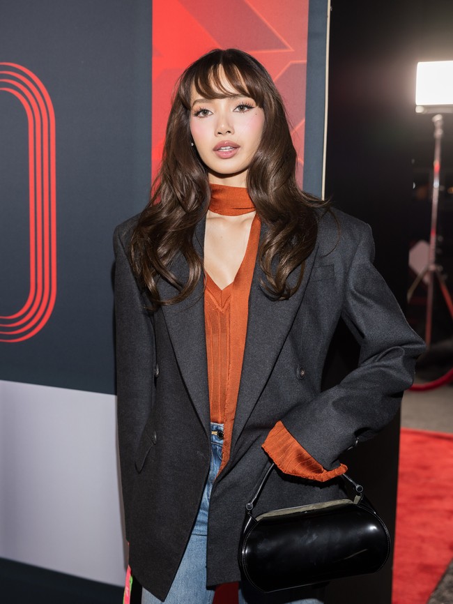Lisa BLACKPINK memukau penggemar dengan penampilannya saat menghadiri pertandingan F1 Grand Prix di Las Vegas, AS, Rabu (23/11/2024) waktu setempat. Foto: Getty Images
