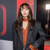 Lisa BLACKPINK memukau penggemar dengan penampilannya saat menghadiri pertandingan F1 Grand Prix di Las Vegas, AS, Rabu (23/11/2024) waktu setempat. Foto: Getty Images
