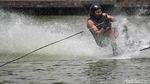 Melihat Atlet Ski Air Latihan di Danau Sunter