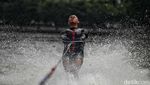 Melihat Atlet Ski Air Latihan di Danau Sunter