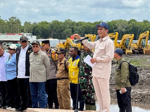 Mentan Ajak Pemuda Wanam Papua Bertani Modern agar Kian Sejahtera