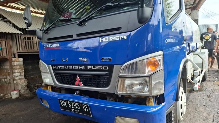 Mobil yang digunakan untuk mengangkut BBM bersubsidi jenis solar di Babel.
