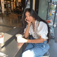 Menurut agensi Jung Woo Sung, keduanya sedang berdiskusi untuk menentukan cara membesarkan anak mereka sebaik mungkin tanpa menikah. Ayah dari anak Moon Gabi itu kini sedang memacari wanita lain dari kalangan non artis. Foto: dok. Instagram @iamchocobi