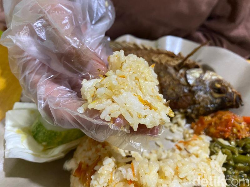 Nasi Ayam Penyet Sambal Taubat P. Haji