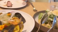 Natasha memang lebih suka makanan khas Western, seperti pasta, Caesar salad hingga steak. Foto: Instagram @natashawilona12