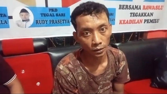 Oknum Ketua RT di Musi Rawas dilaporkan ke Bawaslu Musi Rawas lantaran terlibat money politic.