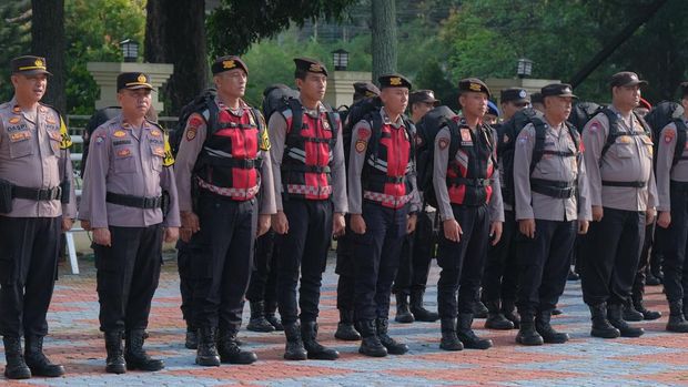 Personel pengamanan Pilkada Serentak di Jabar