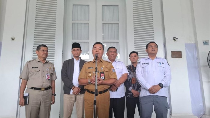 Pj Gubernur Jakarta Teguh Setyabudi bersama KPU-Bawaslu