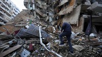 Sejumlah gedung hancur akibat bombardir Israel ke Beirut. 