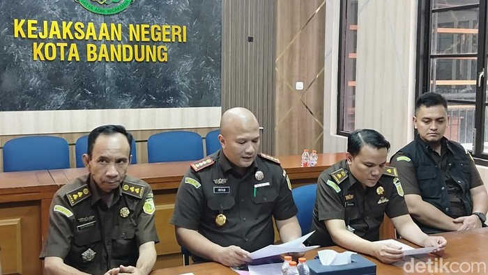Rilis Kejari Kota Bandung tentang pengungkapan kasus korupsi dana PIP kampus.