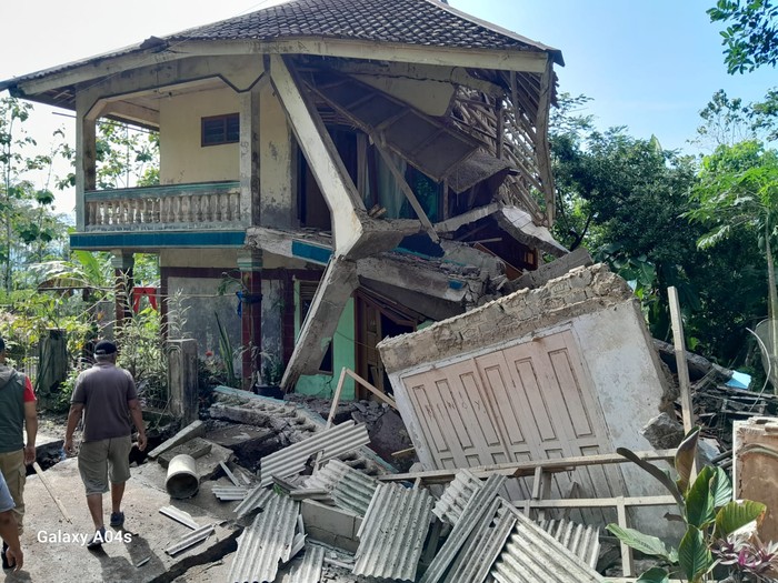 Rumah Rusak di Cianjur Imbas Pergerakan Tanah
