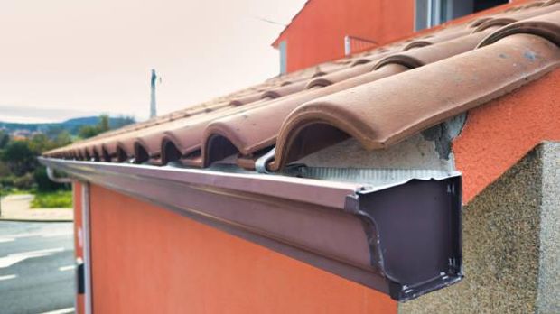 Aluminum roof gutter