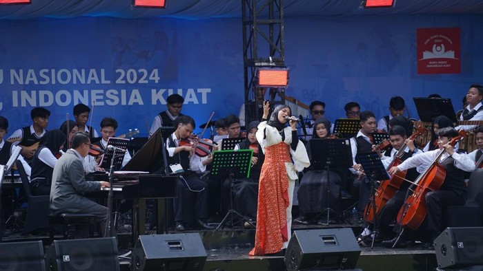 Tim Orkestra SMK TI Muhammadiyah Cikampek dalam Upacara HGN 2024