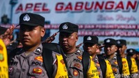Polda Metro Jaya akan mengamankan sebanyak 32.570 tempat pemungutan suara (TPS) di wilayah Jakarta Raya saat hari pencoblosan Pilkada pada Rabu (27/11) lusa. Dari data tersebut, ada 6 TPS yang dikategorikan sebagai TPS yang sangat rawan. 