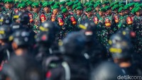 Sementara itu sebanyak 88.365 personel gabungan diterjunkan dalam Operasi Mantap Praja Jaya untuk mengamankan pelaksanaan pilkada serentak 2024. 