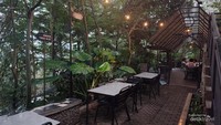 Kafe Kopi Bawah Pohon
