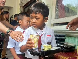 Program Makan Bergizi Gratis Sasar 3 Juta Anak di Tiga Bulan Pertama 2025