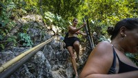 Dikelilingi oleh pegunungan kapur yang megah, Vang Vieng menawarkan pemandangan yang luar biasa.