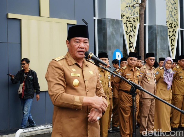 Wagub Bengkulu Rosjonsyah memastikan pelayanan tak terganggu usai gubernur kena OTT