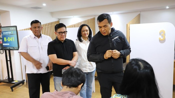 Wamen Impas Silmy Karim di Immigration Lounge PIM 3